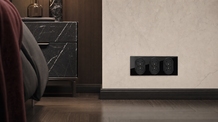Dreifach-Steckdose Glas Schwarz Set Dreifachrahmen Und 3 X Doppelsteckdose