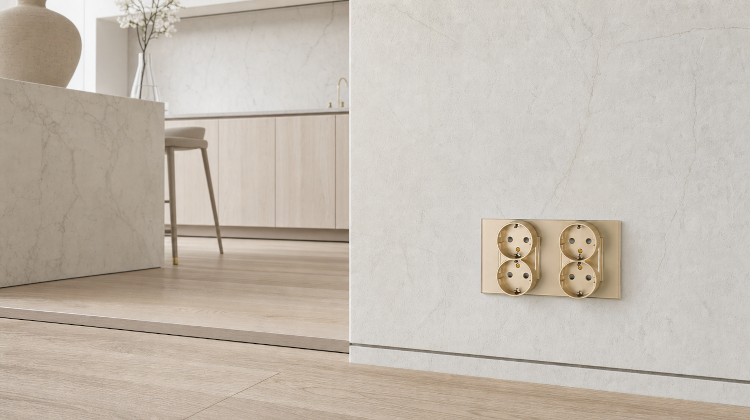 Doppel-Vierfach-Steckdose Glas Gold Schuko Glas Doppelrahmen